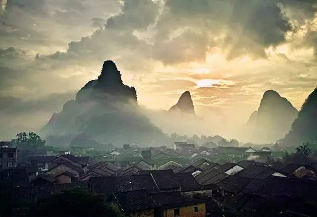 中國古鎮(zhèn)：淺析32個中國最美古鎮(zhèn)！