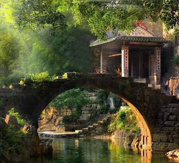 中國十大古鎮(zhèn)：體驗(yàn)古色古香的古鎮(zhèn)韻味！