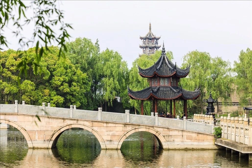 古鎮(zhèn)最美季節(jié)，你就是畫中人