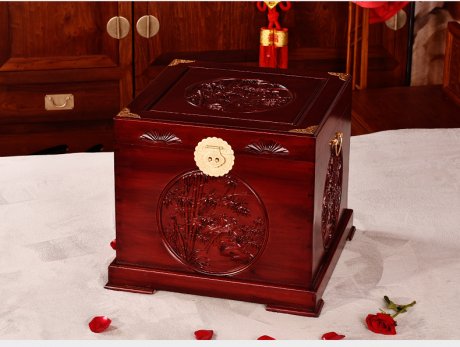 復(fù)古樟木箱，精美竹子雕花木箱子
