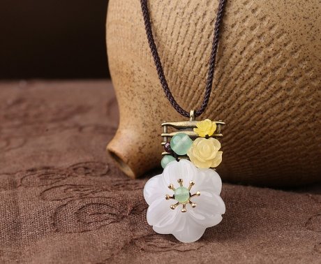 古風(fēng)花朵鎖骨鏈，竊瑩榮亭項(xiàng)鏈