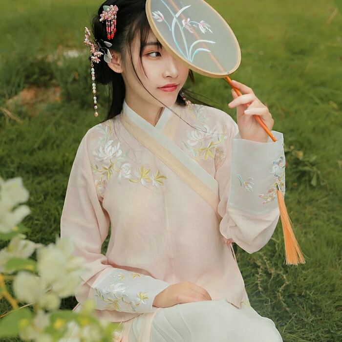 雨縑縑意漢服，清新刺繡襦裙?jié)h服圖片