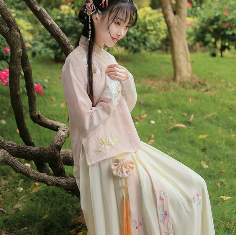 雨縑縑意漢服，清新刺繡襦裙?jié)h服圖片