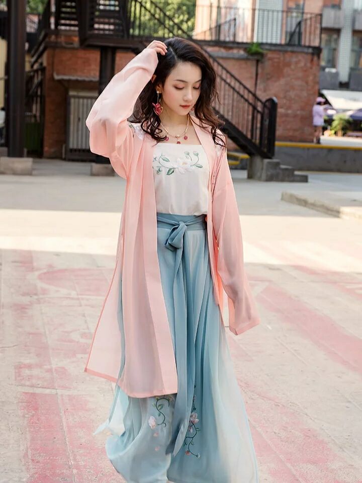 玉簟傳統(tǒng)漢服，中國風(fēng)刺繡古裝圖片