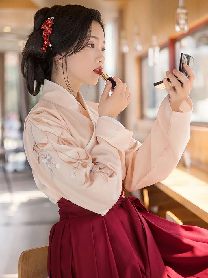 行香子中國(guó)風(fēng)漢服，優(yōu)雅絕代風(fēng)華