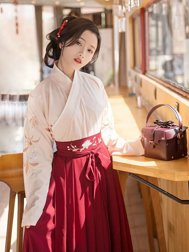 行香子中國(guó)風(fēng)漢服，優(yōu)雅絕代風(fēng)華