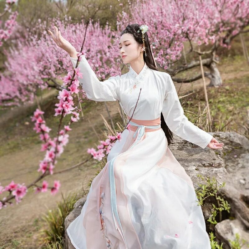 仙女縹緲漢服，且看韶華傾負(fù)