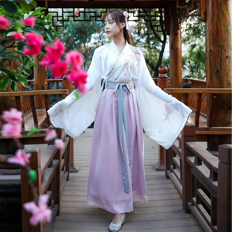 交領(lǐng)襦裙?jié)h服，粉紅清新淡雅漢服圖片