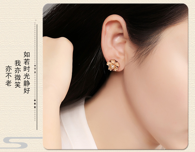 珍珠花朵耳釘：簡(jiǎn)約小巧耳飾耳環(huán)