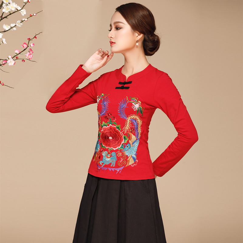 中國(guó)風(fēng)云南民族風(fēng)服裝，紅色刺繡上衣民族服裝