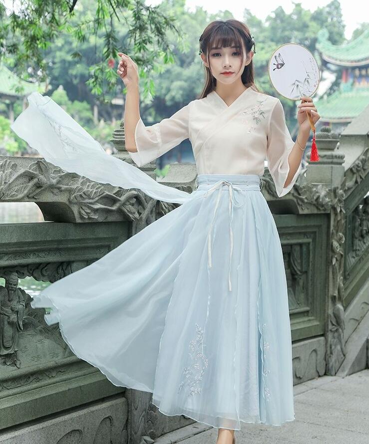 復(fù)古中國風(fēng)廣袖長裙，雪紡清新淡雅漢服圖片