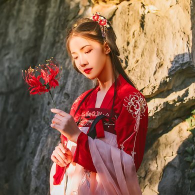 火紅彼岸花齊胸襦裙?jié)h服，日常春夏漢服圖片