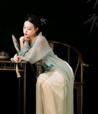 簡潔中式麻紗漢服，開衫披風(fēng)褙子漢服圖片