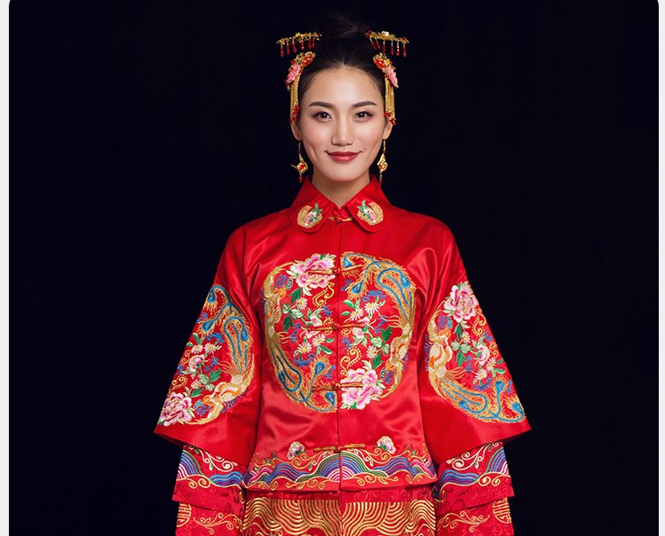 金玉良緣中式禮服，鳳穿牡丹新娘禮服