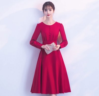 紅色長(zhǎng)袖收腰中式禮服，時(shí)尚蝴蝶結(jié)晚禮服