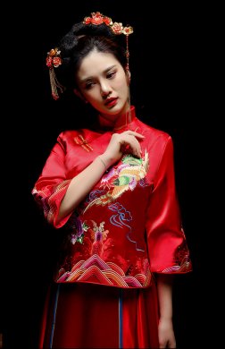 鳳凰刺繡新娘禮服，古典大氣中式禮服