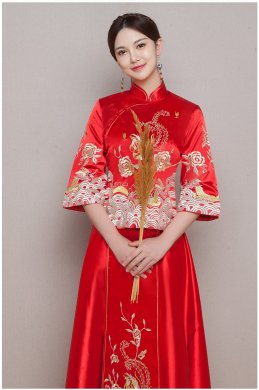 簡(jiǎn)約時(shí)尚中式秀禾新娘禮服，精致唯美中式禮服