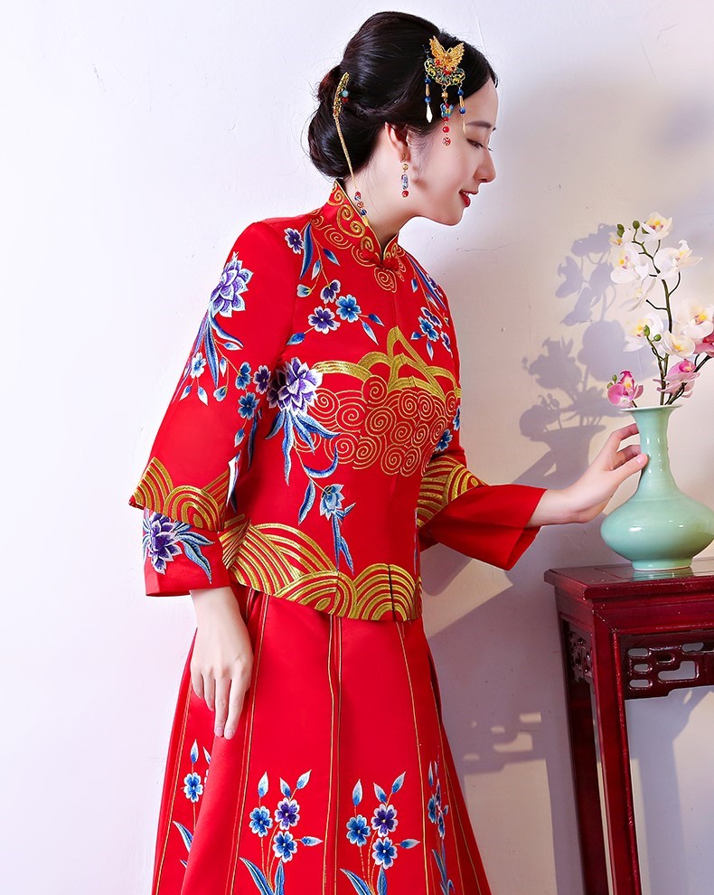 古典中國風(fēng)中式禮服，牡丹多喜刺繡新娘禮服