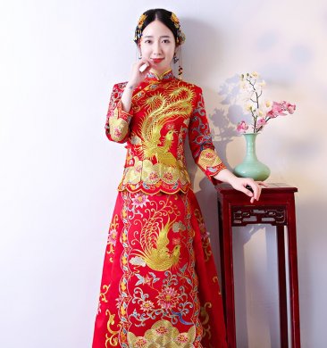中國風(fēng)龍鳳褂中式禮服，奢華鳳凰刺繡新娘禮服