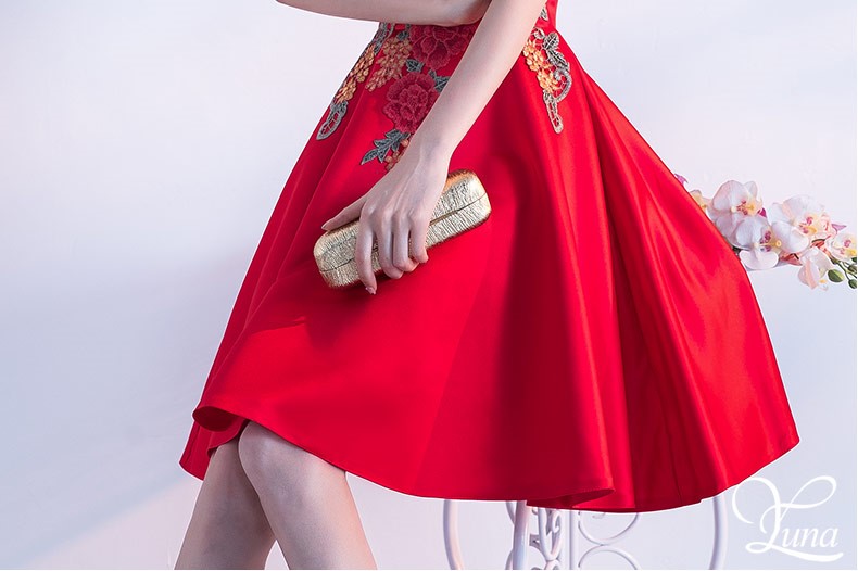 時尚中國風(fēng)中式禮服，芍藥繡花新娘結(jié)婚禮服