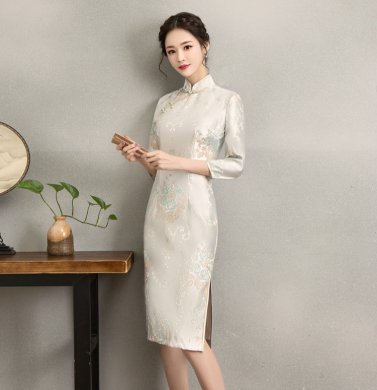清新淡雅繡花旗袍，中袖優(yōu)雅旗袍裙