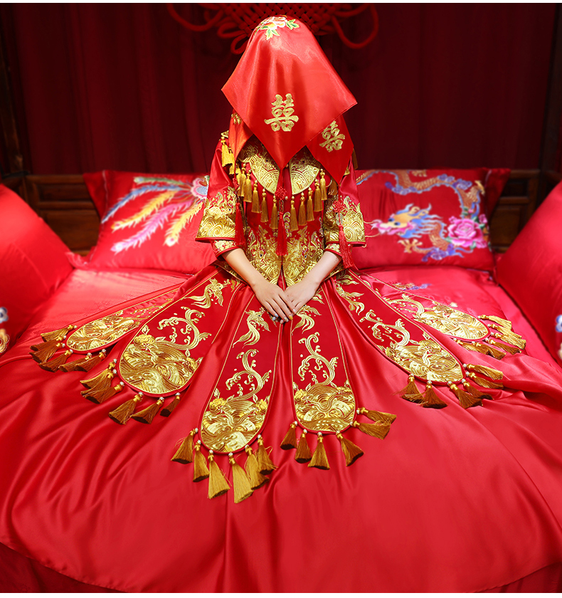 古韻悠揚(yáng)秀禾服中式禮服，奢華精致新娘禮服