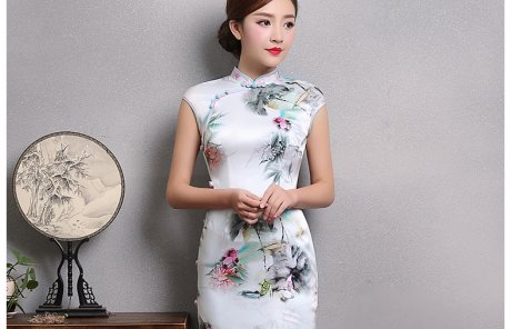 白色鄉(xiāng)墨印花旗袍，短袖真絲旗袍裙