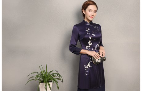 深藍(lán)色時(shí)尚繡花旗袍，中長款改良旗袍裙