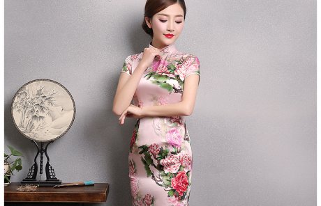 粉色牡丹印花旗袍，復(fù)古時(shí)尚短袖旗袍裙