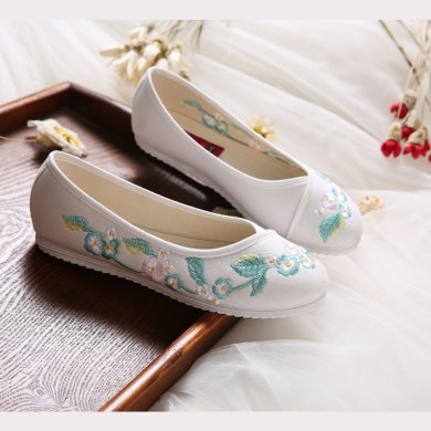 小清新花朵刺繡平底鞋，復(fù)古民族風(fēng)繡花鞋