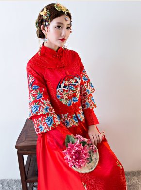 古色古香中式禮服，中國(guó)風(fēng)新娘結(jié)婚禮服
