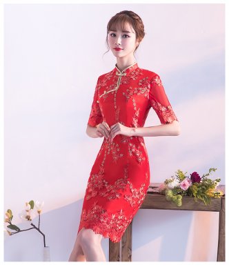 典雅復(fù)古唯美中式禮服，短款奢華中式繡花旗袍