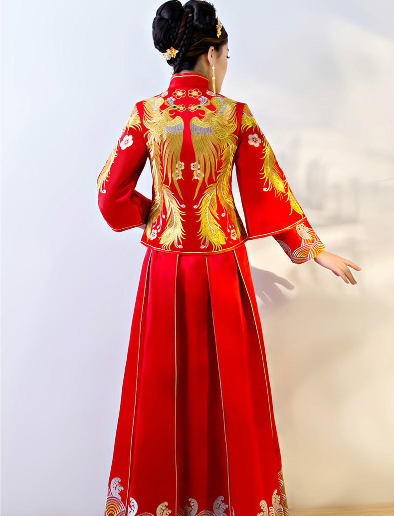 傳統(tǒng)中式禮服，紅色結(jié)婚新娘禮服