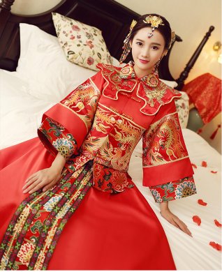 紅色中式禮服，傳統(tǒng)古典魅力新娘禮服