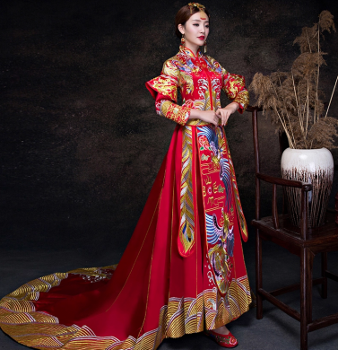 奢華大拖尾中式禮服，古典中式新娘禮服嫁衣