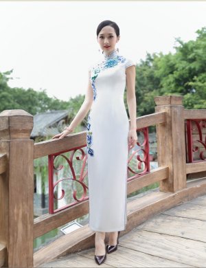 改良中國(guó)風(fēng)發(fā)現(xiàn)旗袍之美，復(fù)古中式旗袍