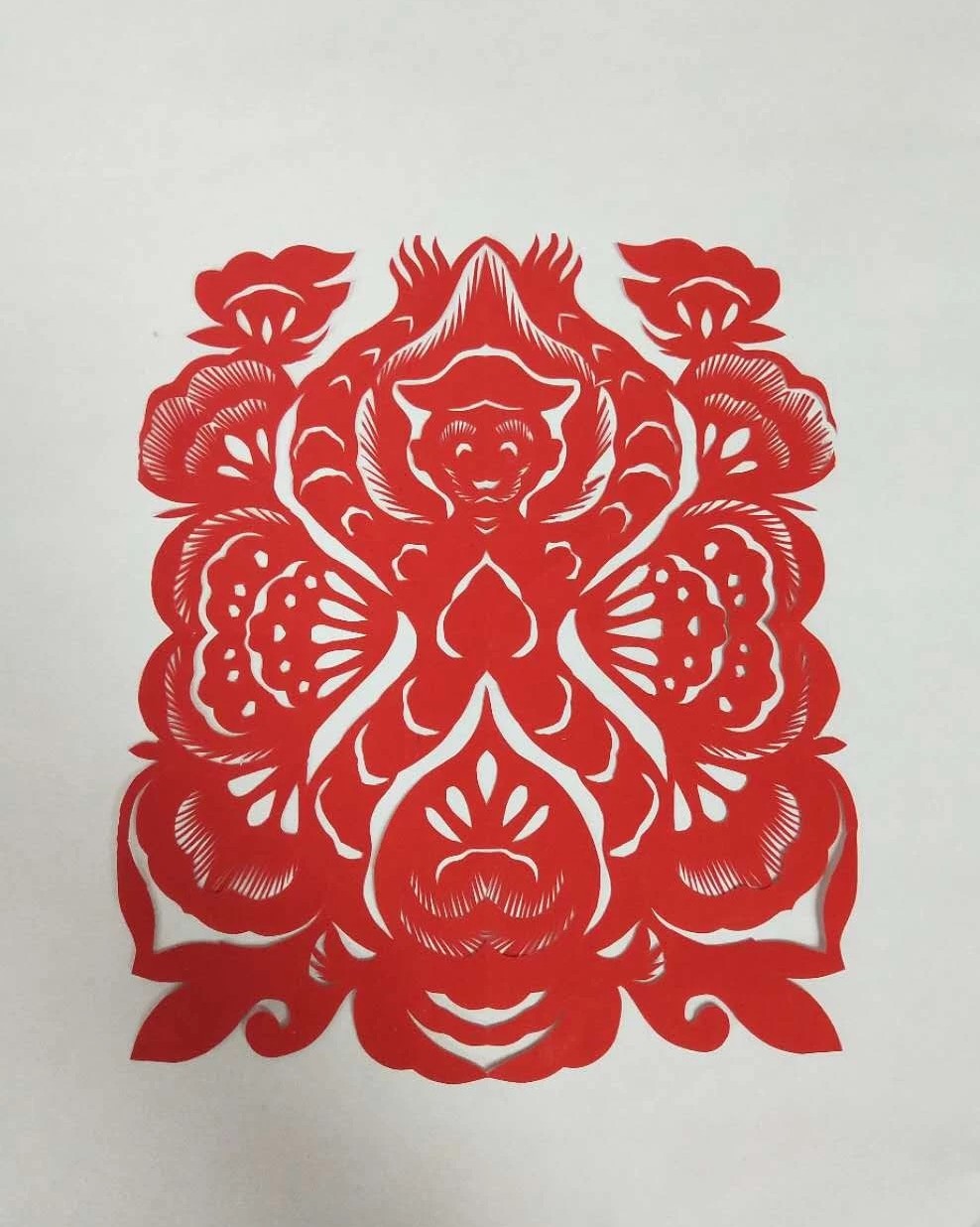 纖手巧剪妙生肖，韓春霞十二生肖剪紙作品