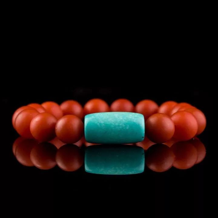 迷戀的紅，南紅手串之美！