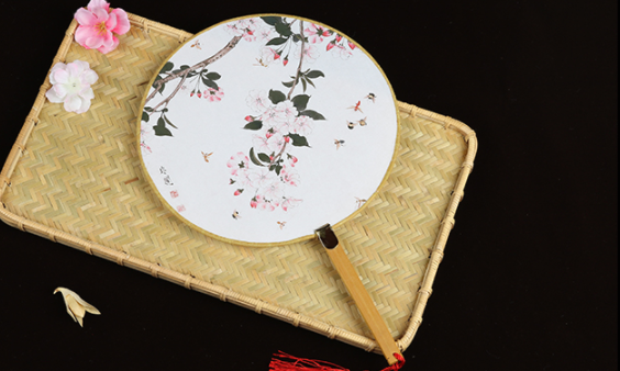 六款圖案女式團(tuán)扇，古風(fēng)工藝漢服古典扇子圖片