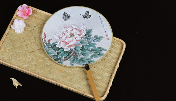 六款圖案女式團(tuán)扇，古風(fēng)工藝漢服古典扇子圖片