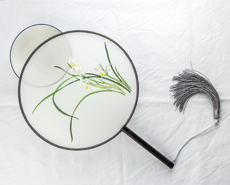 精美蘭花刺繡古風(fēng)團(tuán)扇，古典繡花工藝扇子