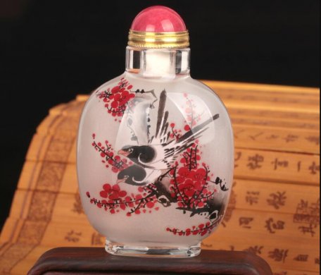 內(nèi)畫鼻煙壺，壺中天地間掌心中國美