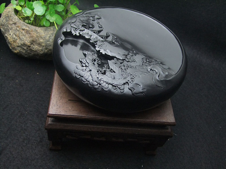 歙硯雕刻精致山水硯臺，精品老坑龍尾硯