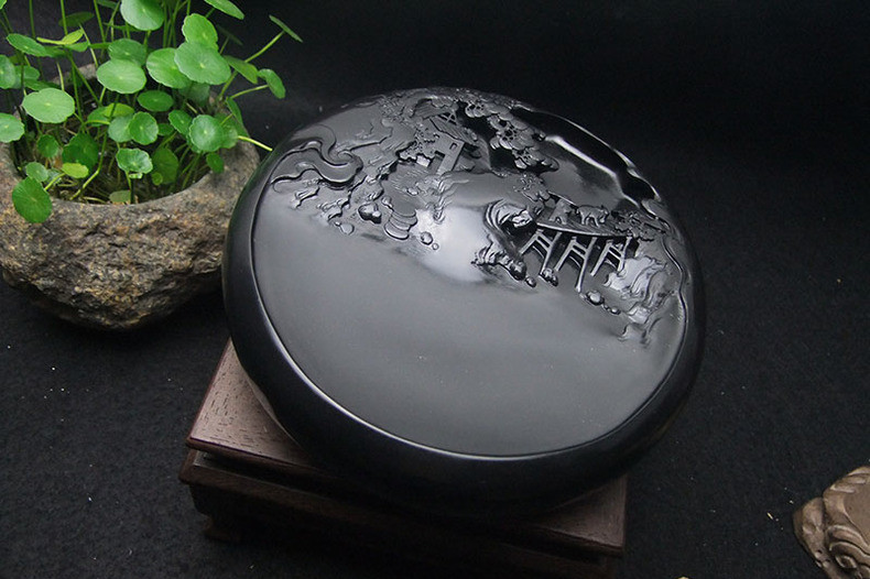 歙硯雕刻精致山水硯臺，精品老坑龍尾硯