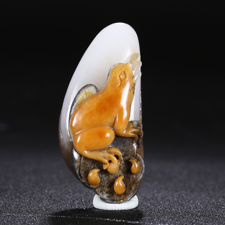 呱呱來(lái)財(cái)天然玉石掛件，新疆和田玉青蛙手把件