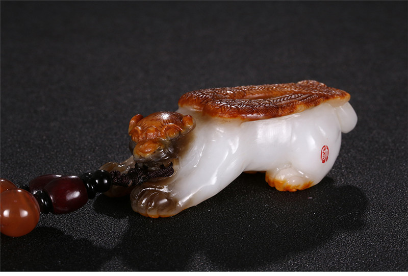 神獸飛虎手把件掛件，天然白玉手玩件玉石小擺
