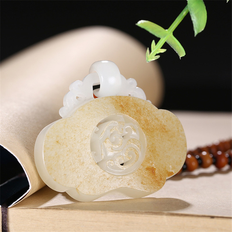 新疆和田羊脂玉龍騰掛件，龍騰富貴財(cái)源滾滾