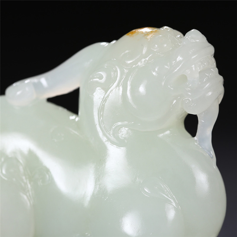 貔貅和田玉手把件，天然籽料真皮手玩件