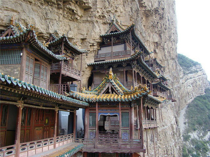 懸空寺半天高，三根馬尾空中吊