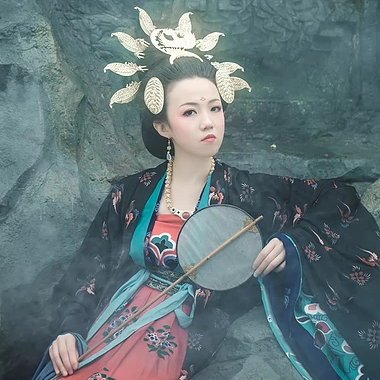 精致古典女生真人頭像，持扇古風(fēng)頭像